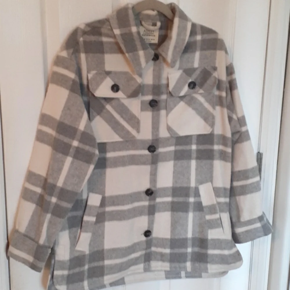 Ashley by 26 International Alternative Wool Blend Sz M Grey and White Shacket - Picture 1 of 8